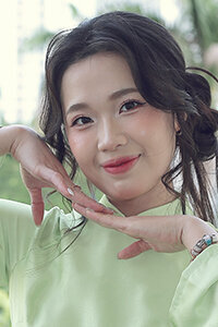Tạ Hồng Anh