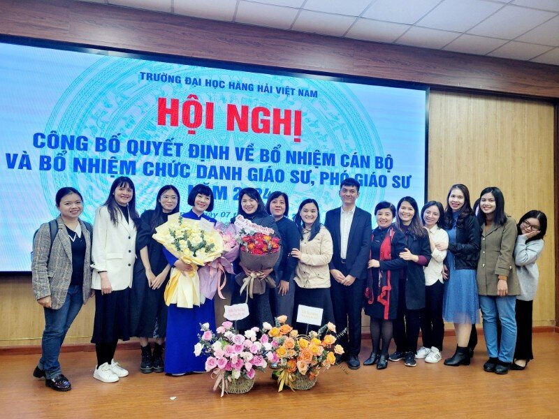 Bổ nhiệm Tiến sĩ Hoàng Thị Thu Hà giữ chức vụ Phó Trưởng khoa phụ trách Khoa Ngoại ngữ