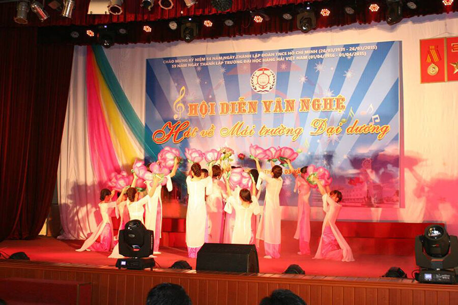 Hội diễn văn nghệ Hát về Mái trường Đại dương 2015