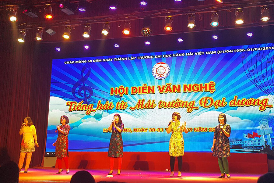 Hội diễn văn nghệ Tiếng hát từ Mái trường Đại dương 2016