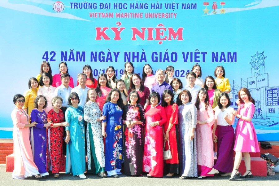 Kỉ niệm 42 năm ngày Nhà giáo Việt Nam 20/11/2024