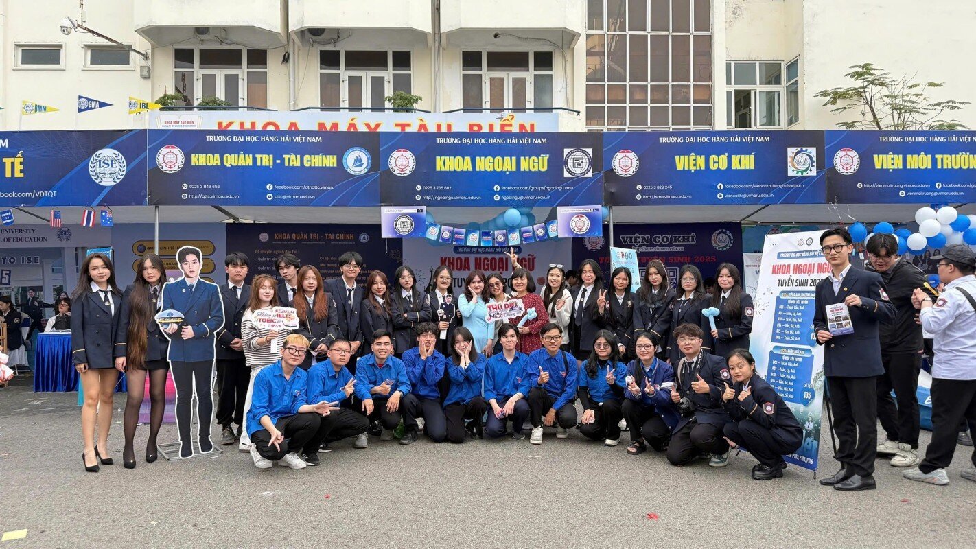 Ngày hội Tư vấn tuyển sinh - Hướng nghiệp 2025 cùng Khoa Ngoại ngữ