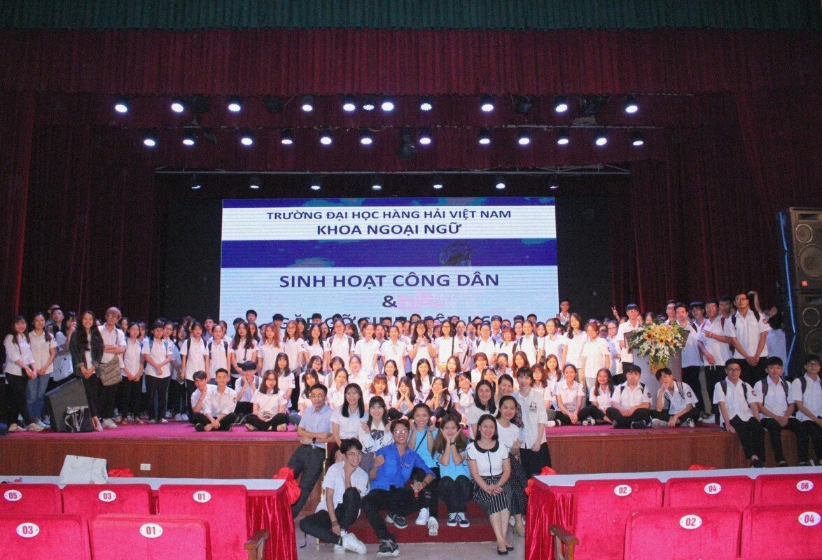 Tiếp xúc sinh viên K60