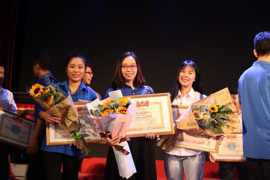 Tổng kết công tác Đoàn và phong trào thanh niên năm học 2017-2018